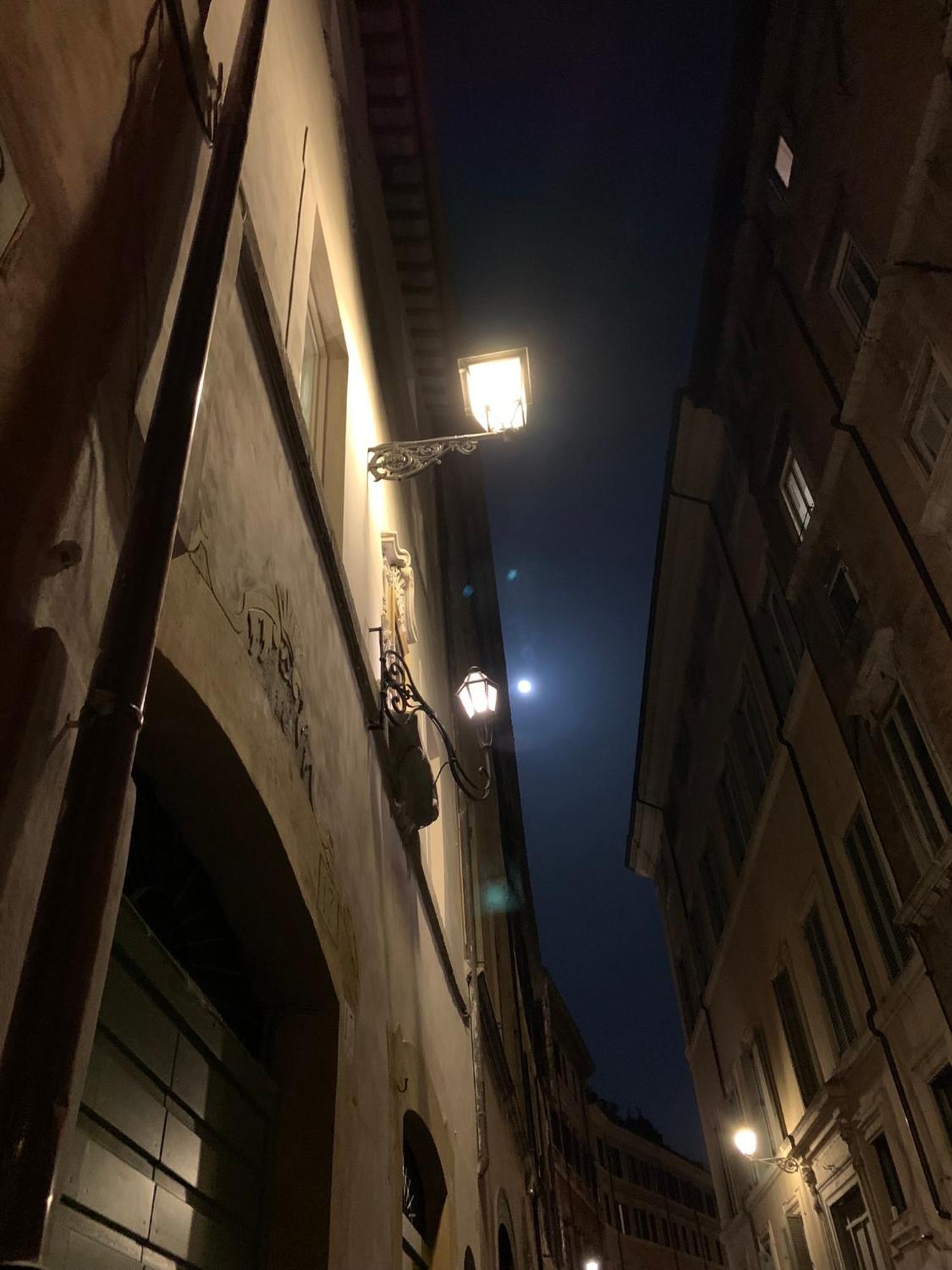 Old Monserrato In Campo De' Fiori Rome Exterior photo